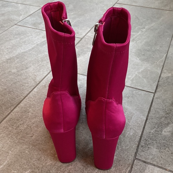 NWT Sam Edelman Calexa Neon Hot Pink Stretch Satin Heeled Sock Boots Size 7.5 - Picture 4 of 6